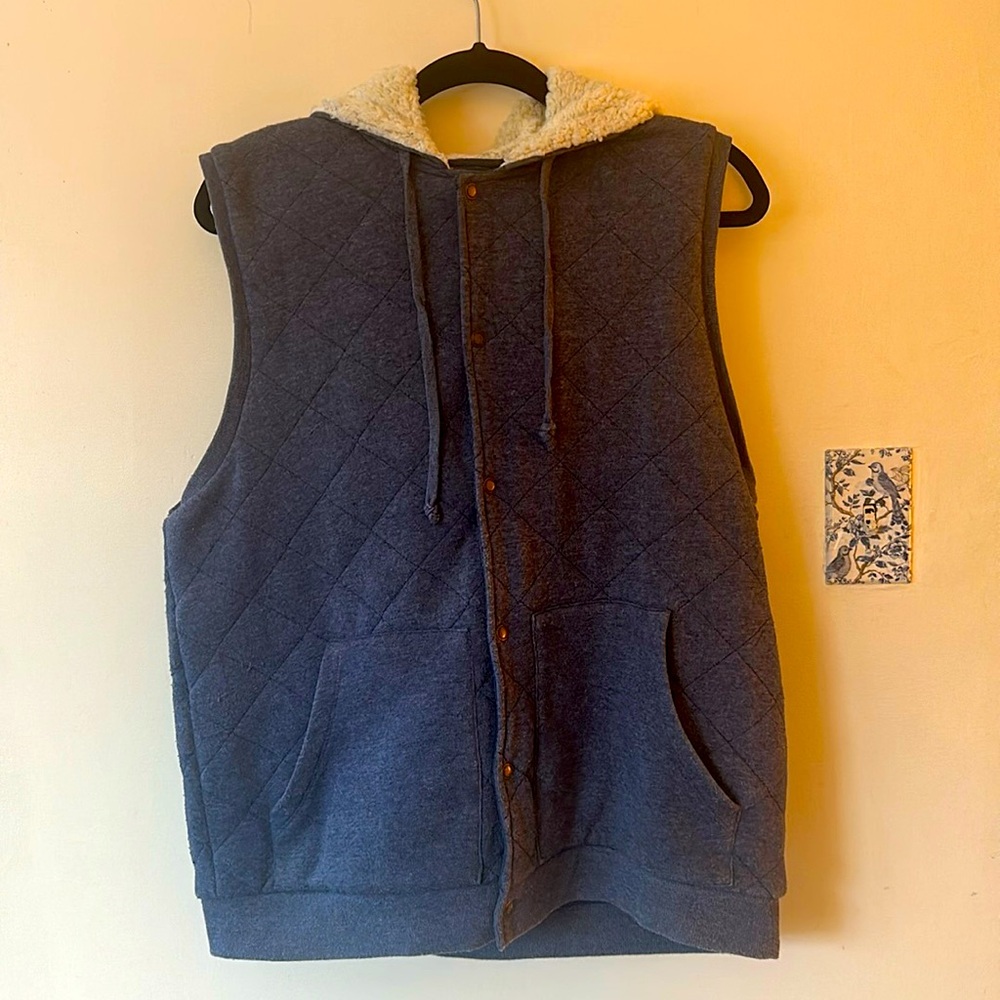 Men’s Large Hooded Sweater Vest by Alternative
